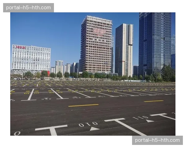 消息：在维拉公园进行的比赛中，场边LED广告首次实现根据收看地区实时精准切换