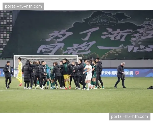 通讯：跟随记录一名中超联赛比赛日志愿者的十二小时